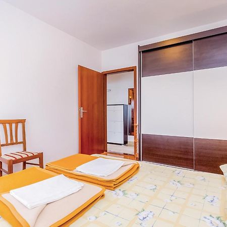 Stunning Apartment In Novi Vinodolski With Wifi Exterior photo