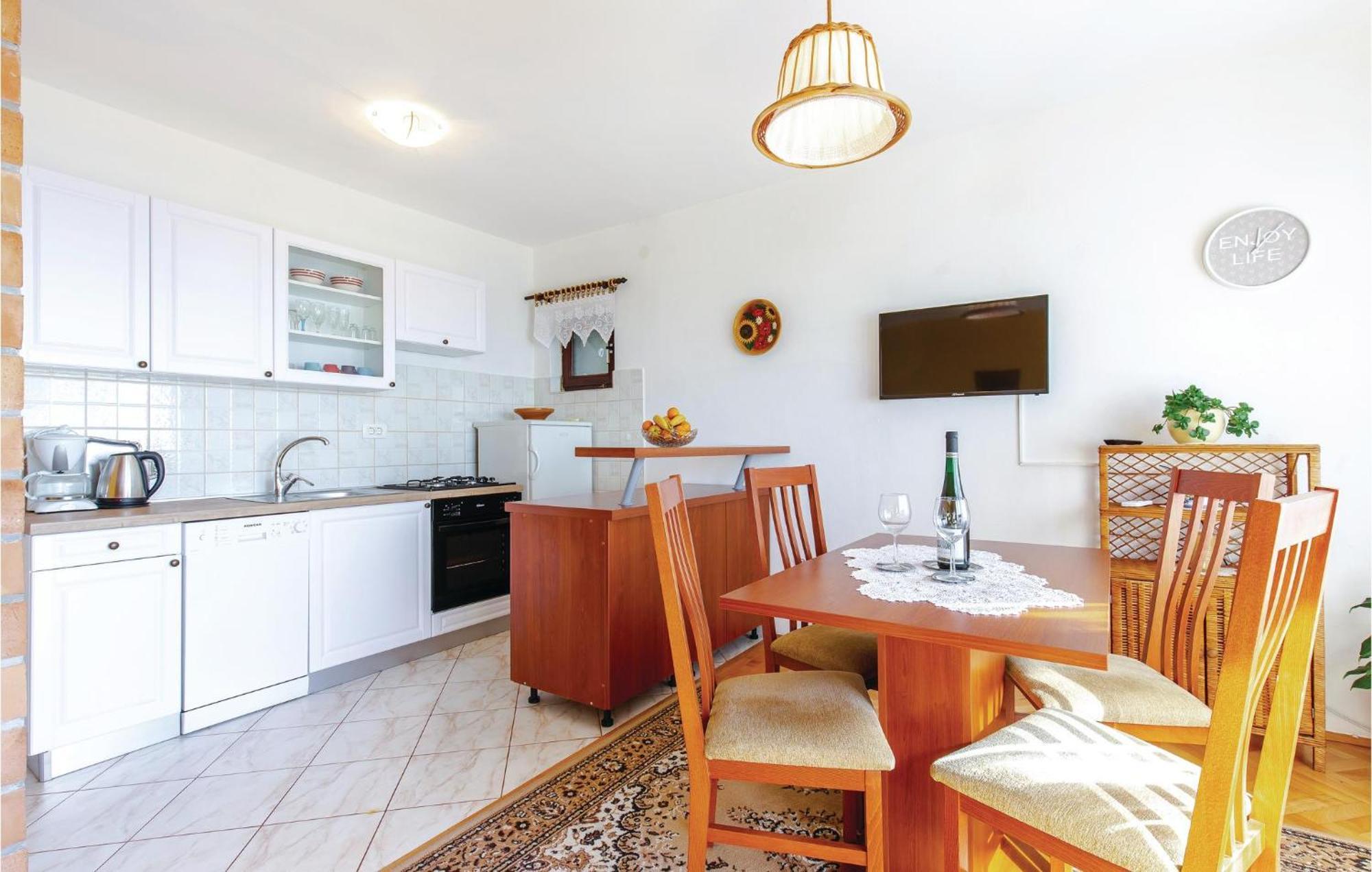 Stunning Apartment In Novi Vinodolski With Wifi Exterior photo