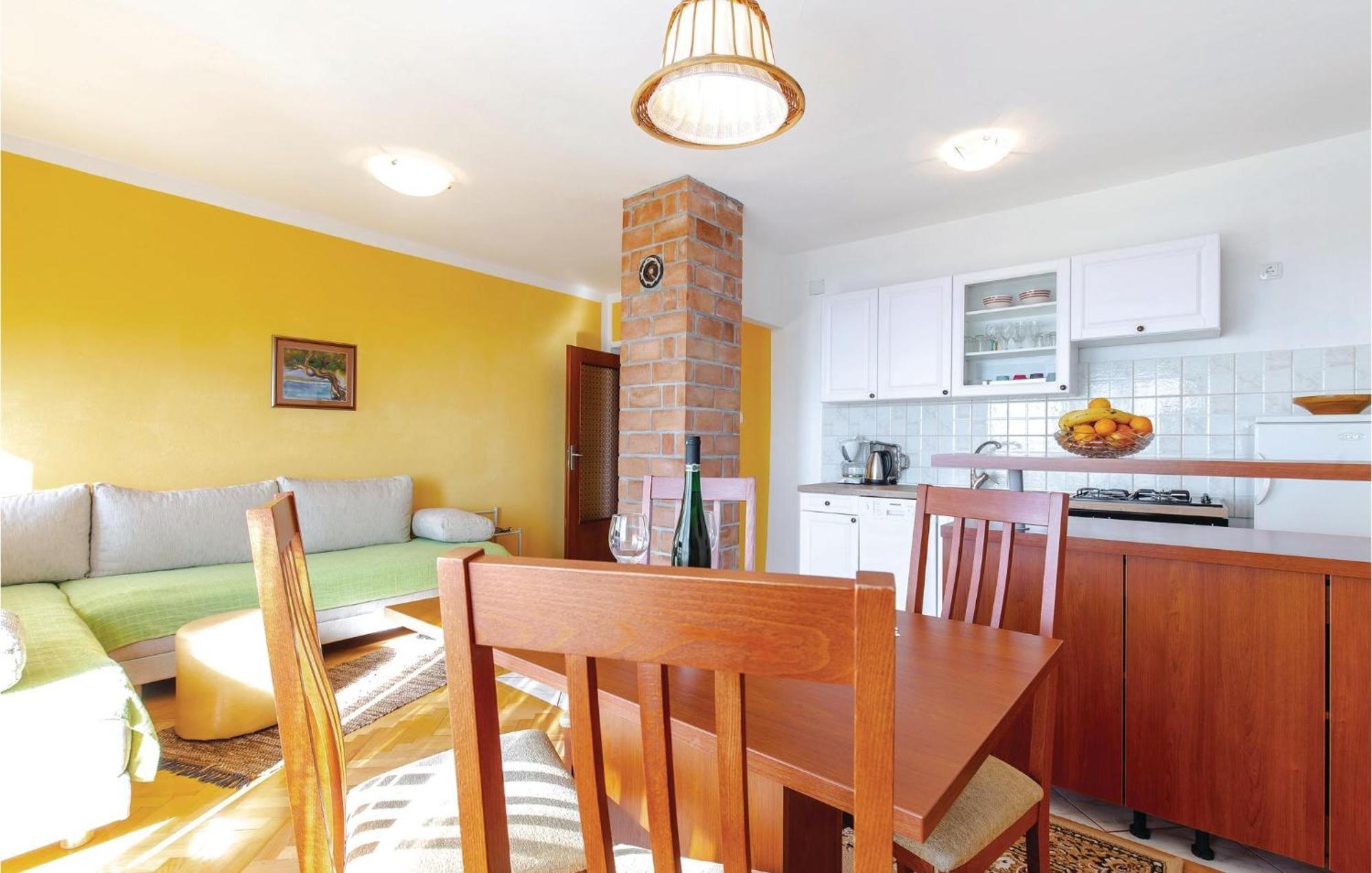 Stunning Apartment In Novi Vinodolski With Wifi Exterior photo