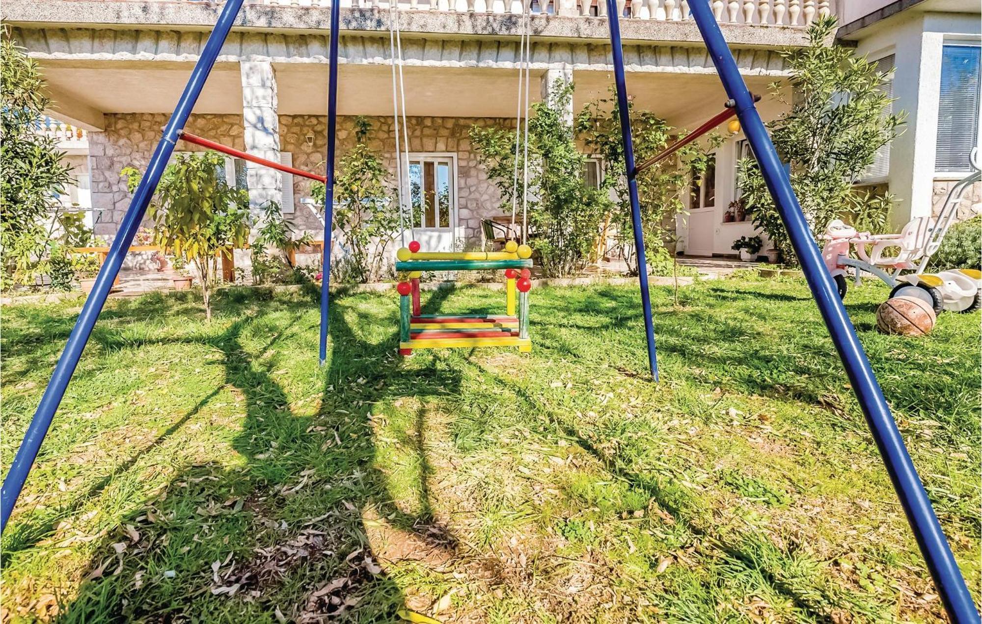 Stunning Apartment In Novi Vinodolski With Wifi Exterior photo